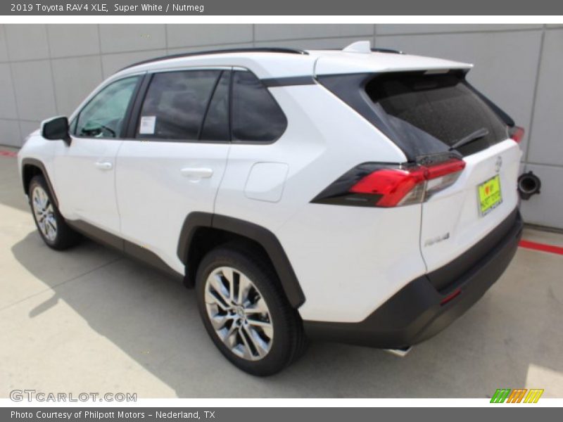 Super White / Nutmeg 2019 Toyota RAV4 XLE