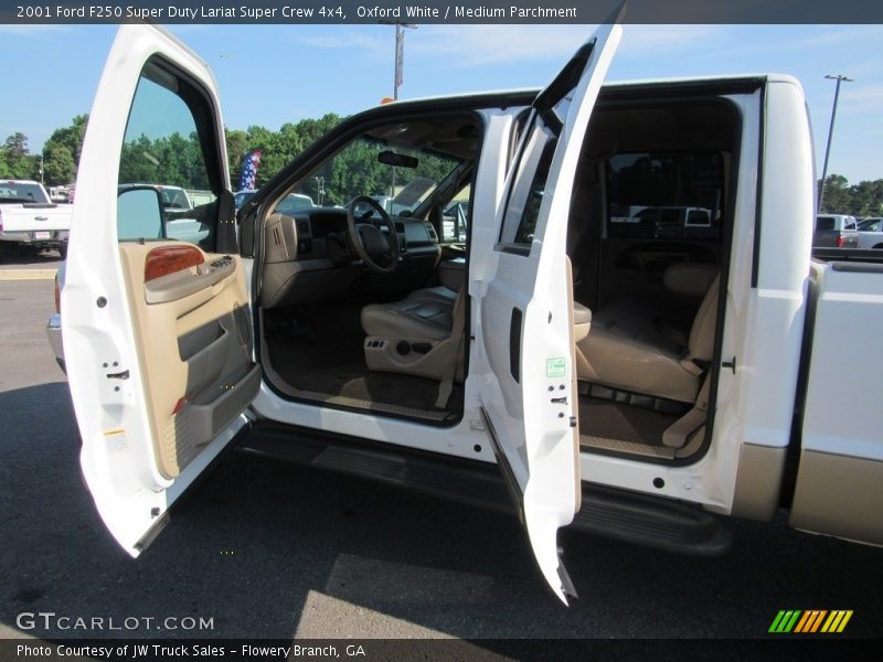 Oxford White / Medium Parchment 2001 Ford F250 Super Duty Lariat Super Crew 4x4