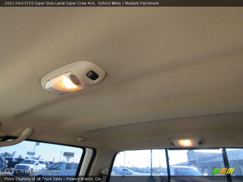 Oxford White / Medium Parchment 2001 Ford F250 Super Duty Lariat Super Crew 4x4