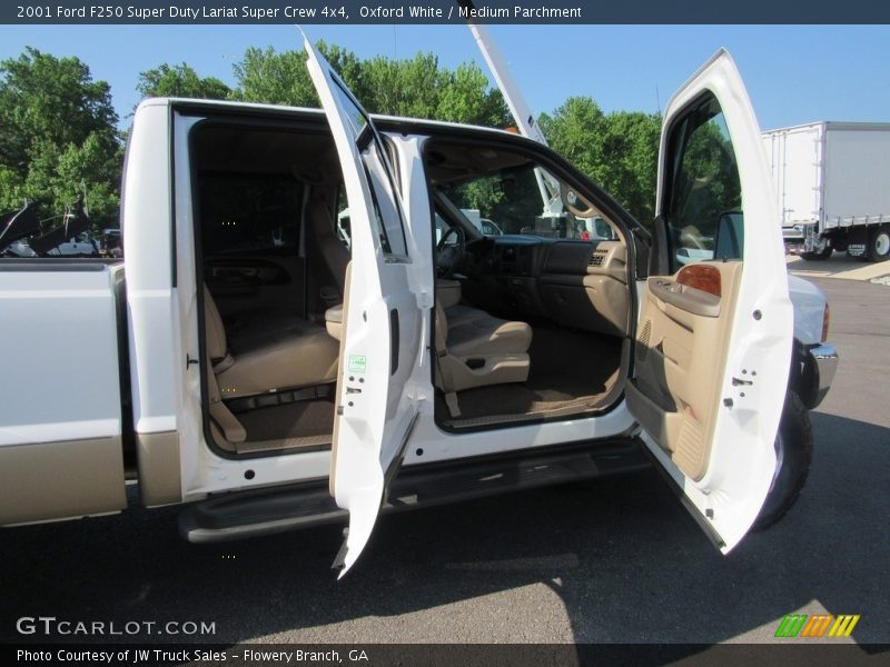 Oxford White / Medium Parchment 2001 Ford F250 Super Duty Lariat Super Crew 4x4