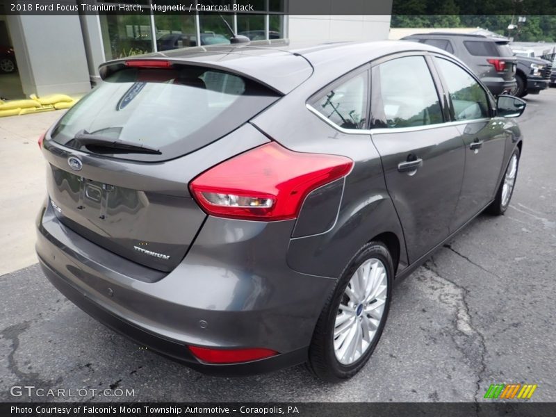 Magnetic / Charcoal Black 2018 Ford Focus Titanium Hatch