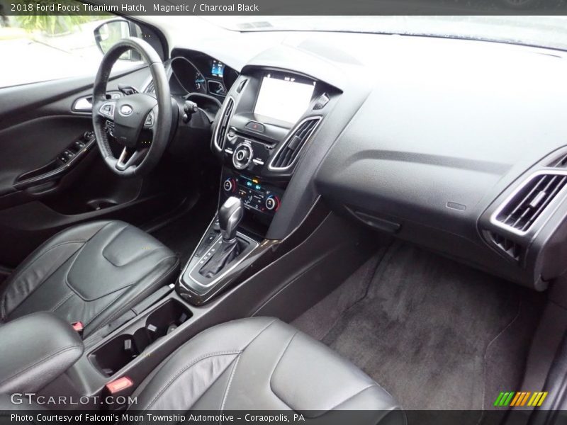 Magnetic / Charcoal Black 2018 Ford Focus Titanium Hatch