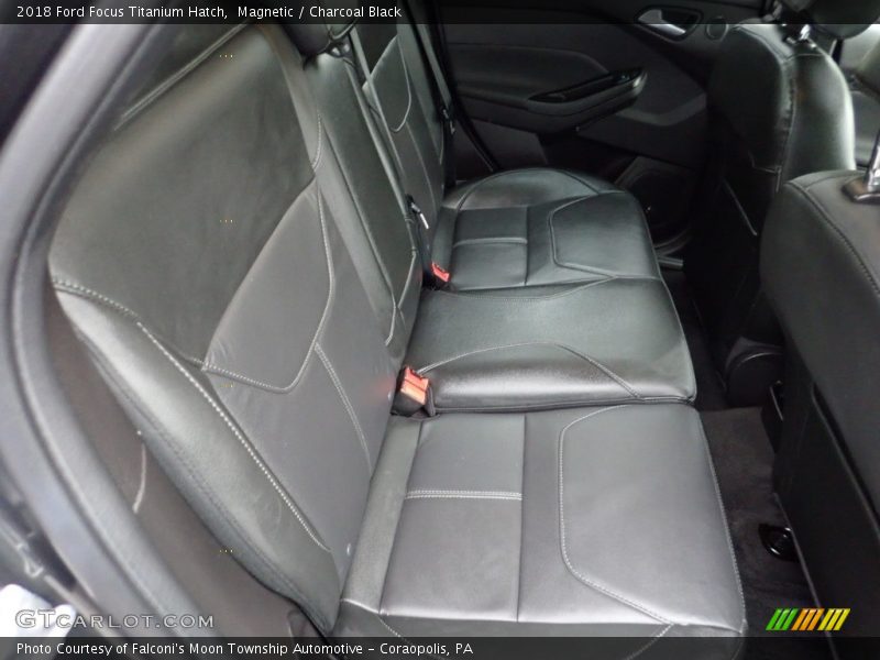 Magnetic / Charcoal Black 2018 Ford Focus Titanium Hatch