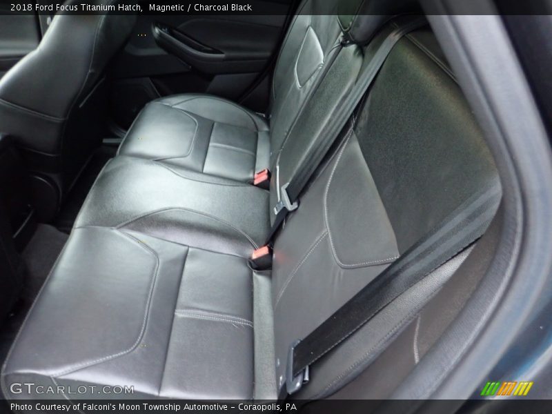 Magnetic / Charcoal Black 2018 Ford Focus Titanium Hatch