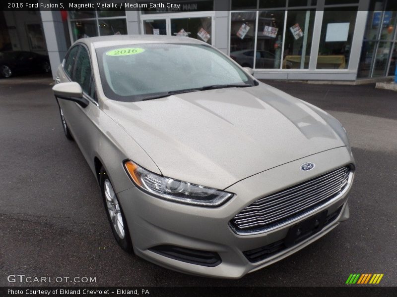 Magnetic Metallic / Medium Earth Gray 2016 Ford Fusion S