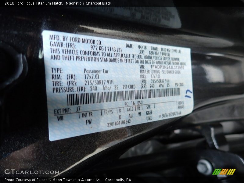 Magnetic / Charcoal Black 2018 Ford Focus Titanium Hatch