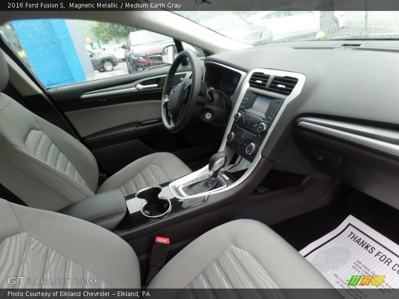 Magnetic Metallic / Medium Earth Gray 2016 Ford Fusion S
