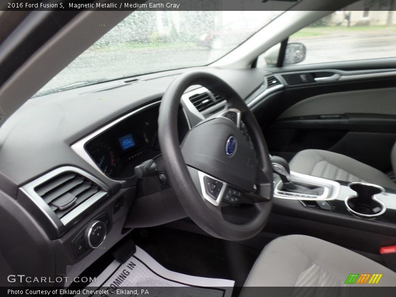 Magnetic Metallic / Medium Earth Gray 2016 Ford Fusion S