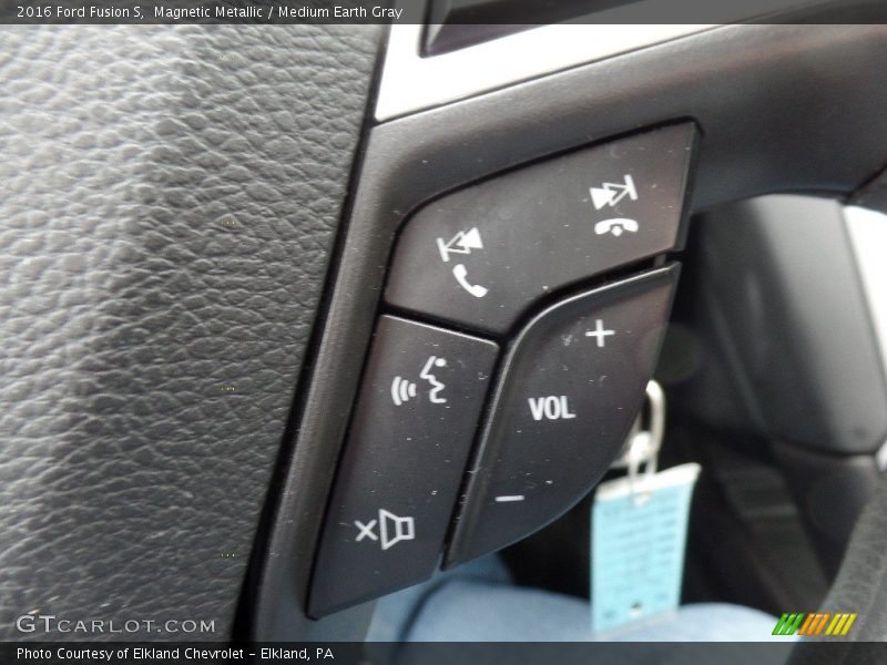 Magnetic Metallic / Medium Earth Gray 2016 Ford Fusion S
