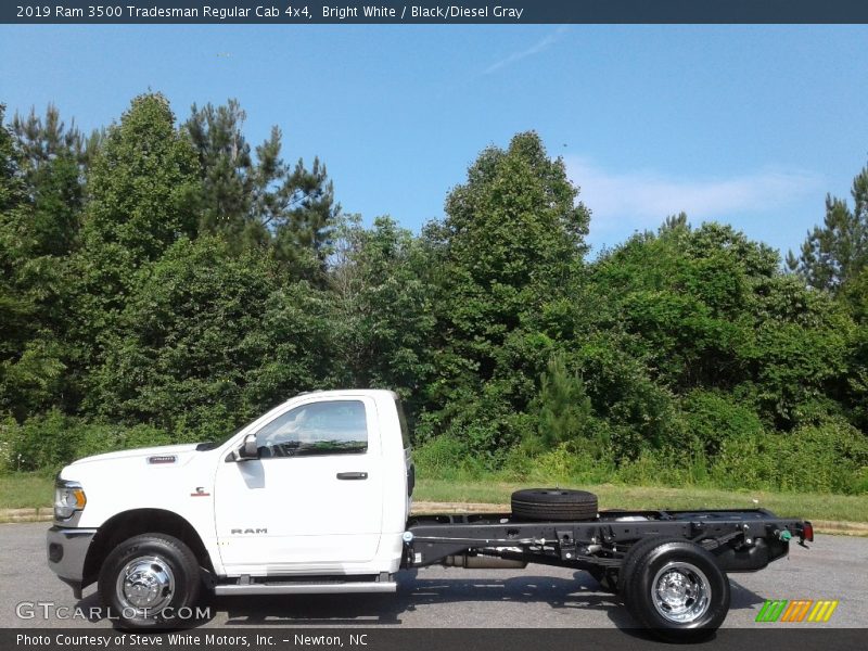 Bright White / Black/Diesel Gray 2019 Ram 3500 Tradesman Regular Cab 4x4
