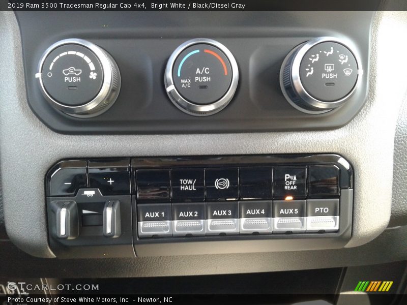 Bright White / Black/Diesel Gray 2019 Ram 3500 Tradesman Regular Cab 4x4