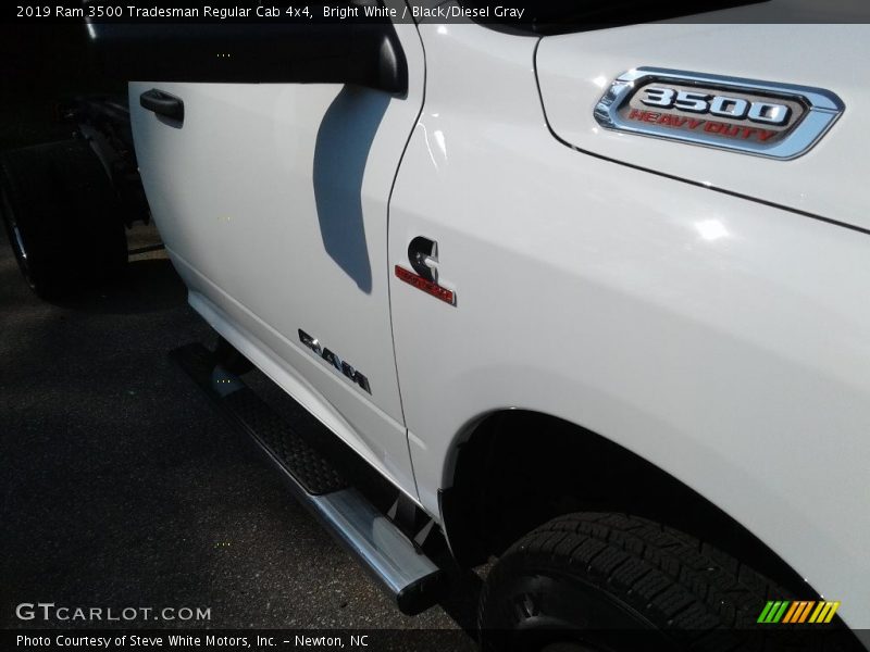 Bright White / Black/Diesel Gray 2019 Ram 3500 Tradesman Regular Cab 4x4
