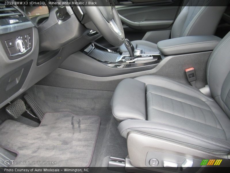 Mineral White Metallic / Black 2019 BMW X3 sDrive30i