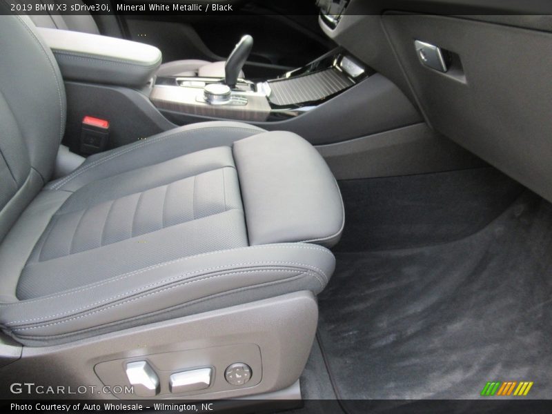 Mineral White Metallic / Black 2019 BMW X3 sDrive30i