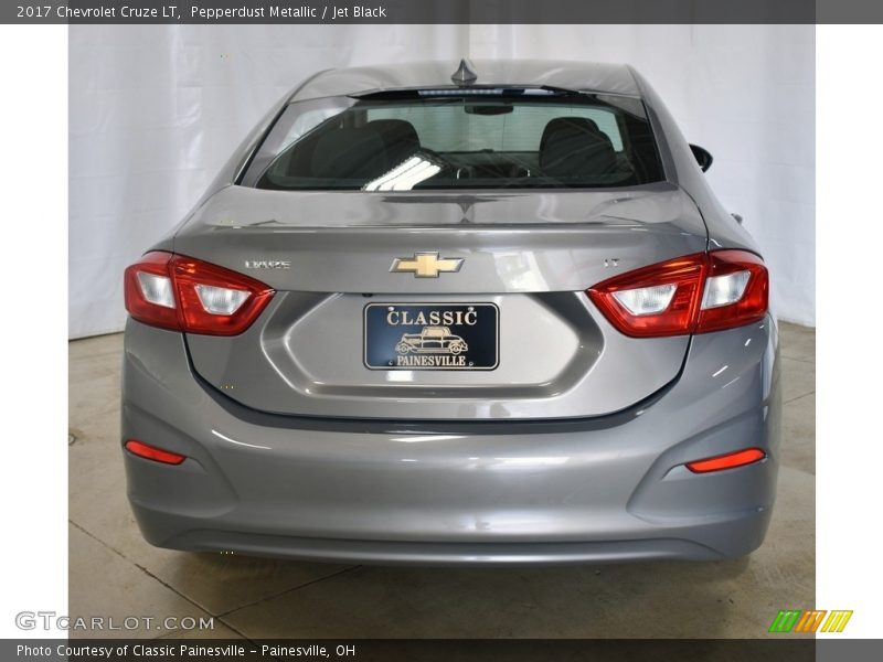 Pepperdust Metallic / Jet Black 2017 Chevrolet Cruze LT