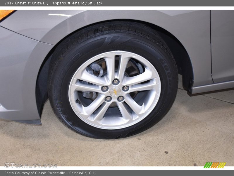 Pepperdust Metallic / Jet Black 2017 Chevrolet Cruze LT
