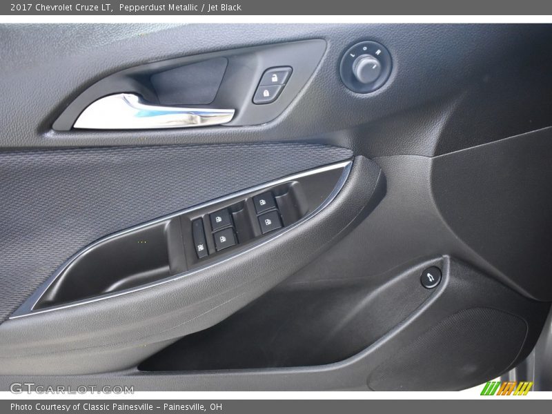 Pepperdust Metallic / Jet Black 2017 Chevrolet Cruze LT