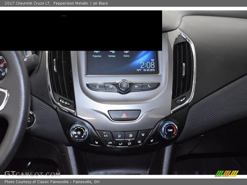 Pepperdust Metallic / Jet Black 2017 Chevrolet Cruze LT