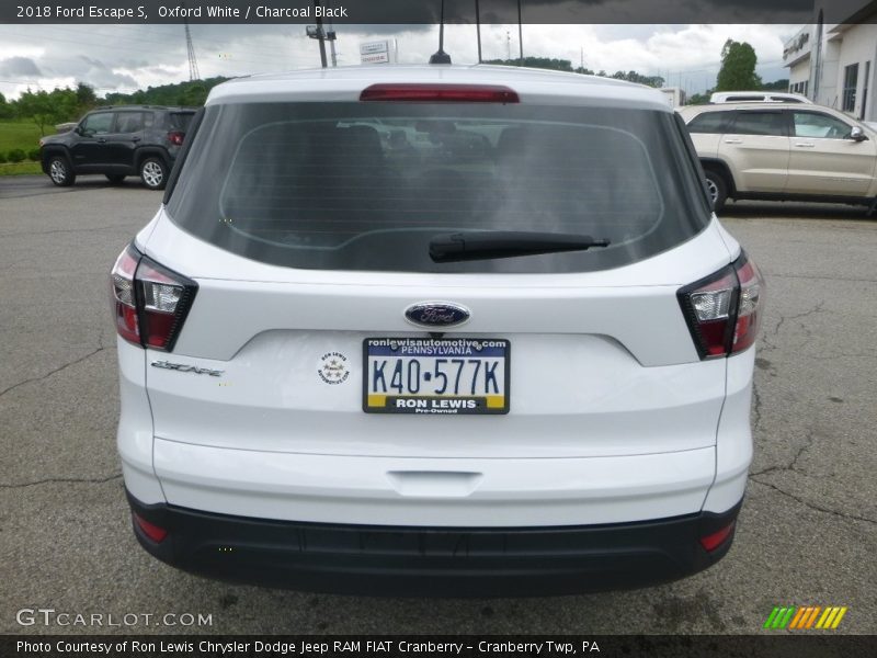 Oxford White / Charcoal Black 2018 Ford Escape S