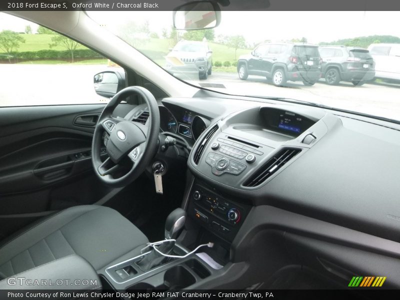 Oxford White / Charcoal Black 2018 Ford Escape S