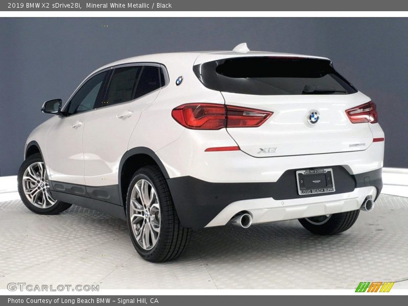 Mineral White Metallic / Black 2019 BMW X2 sDrive28i