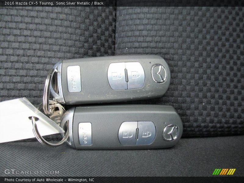 Sonic Silver Metallic / Black 2016 Mazda CX-5 Touring