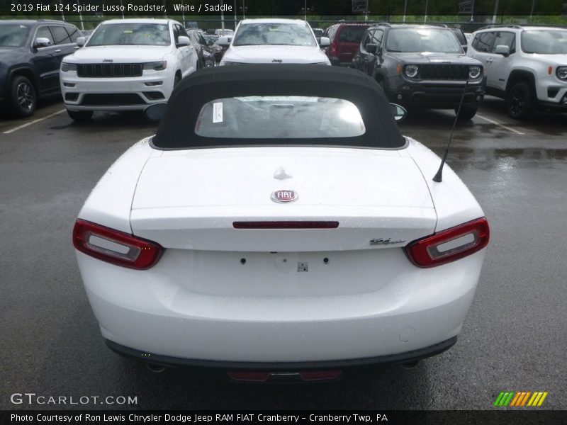 White / Saddle 2019 Fiat 124 Spider Lusso Roadster