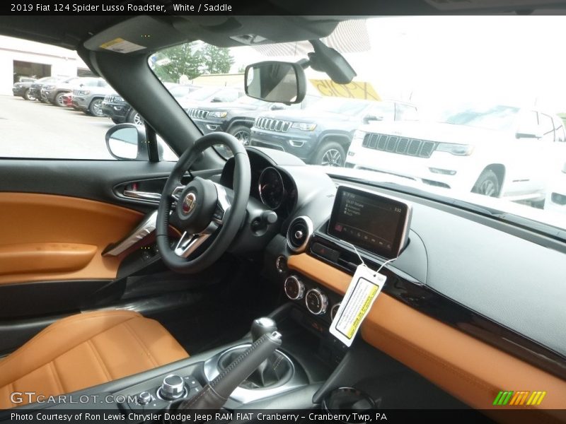 White / Saddle 2019 Fiat 124 Spider Lusso Roadster