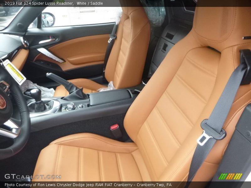 White / Saddle 2019 Fiat 124 Spider Lusso Roadster