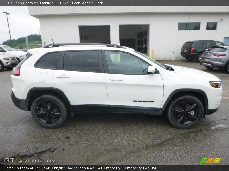 Pearl White / Black 2019 Jeep Cherokee Latitude Plus 4x4
