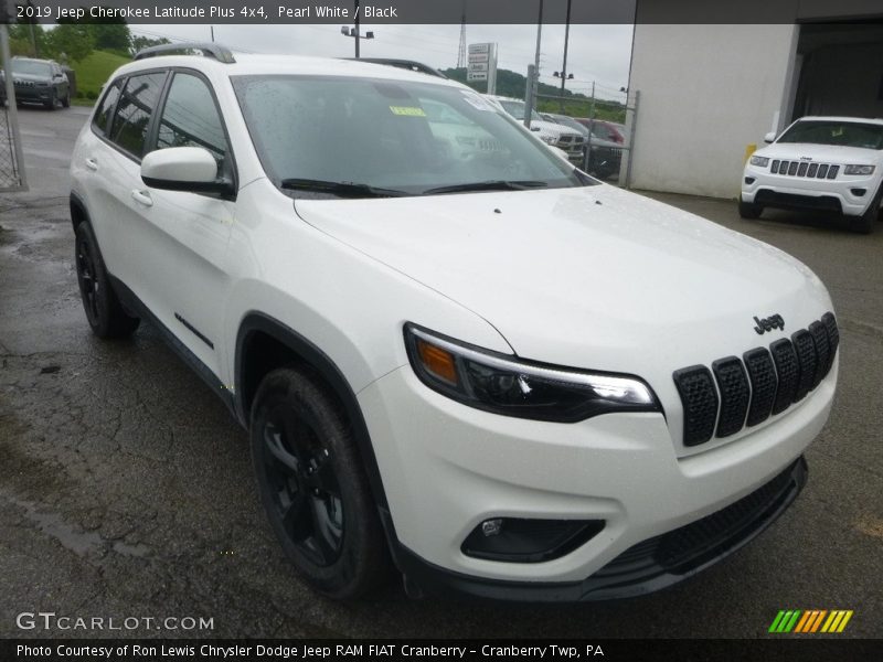 Pearl White / Black 2019 Jeep Cherokee Latitude Plus 4x4