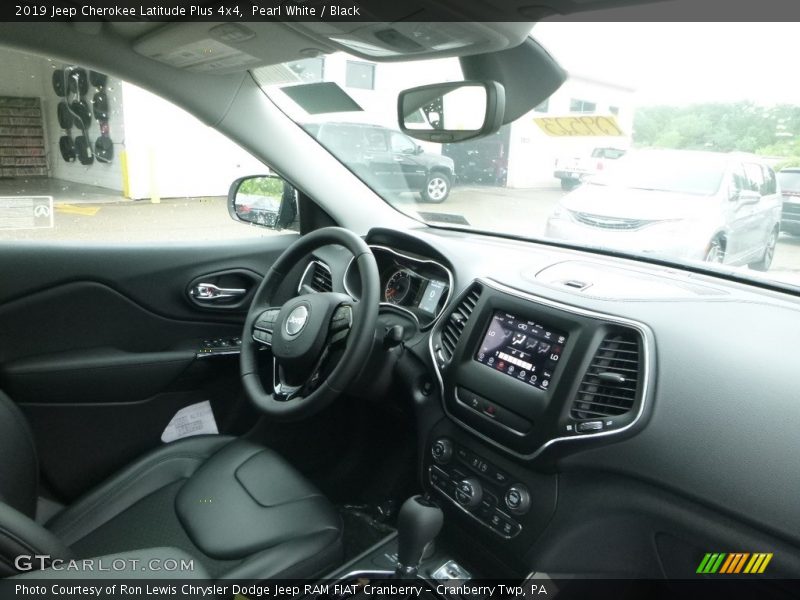 Pearl White / Black 2019 Jeep Cherokee Latitude Plus 4x4