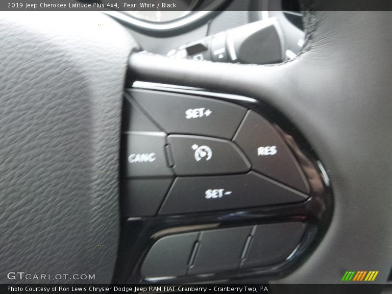 Pearl White / Black 2019 Jeep Cherokee Latitude Plus 4x4