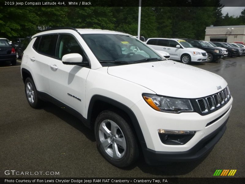 White / Black 2019 Jeep Compass Latitude 4x4