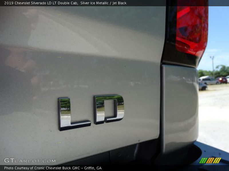 Silver Ice Metallic / Jet Black 2019 Chevrolet Silverado LD LT Double Cab