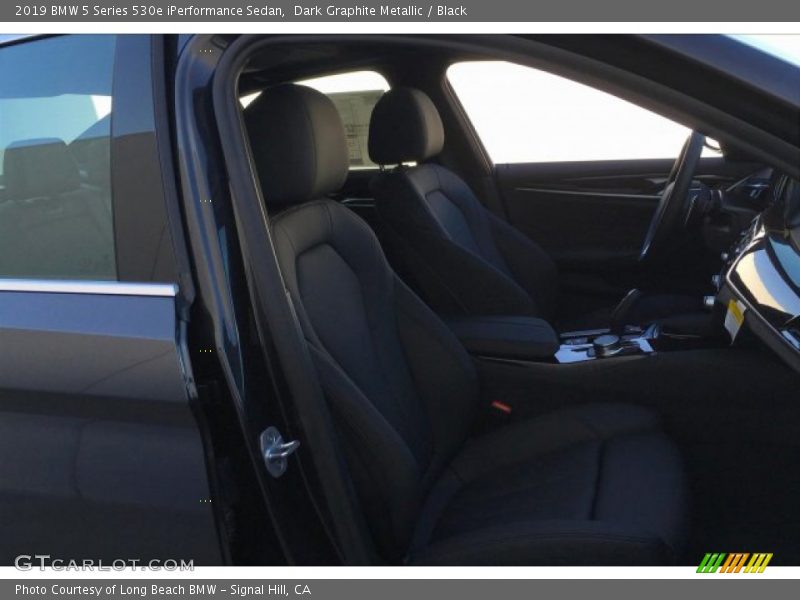 Dark Graphite Metallic / Black 2019 BMW 5 Series 530e iPerformance Sedan