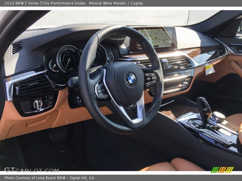 Mineral White Metallic / Cognac 2019 BMW 5 Series 530e iPerformance Sedan