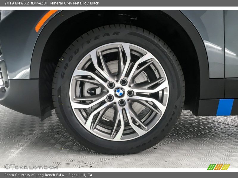 Mineral Grey Metallic / Black 2019 BMW X2 sDrive28i