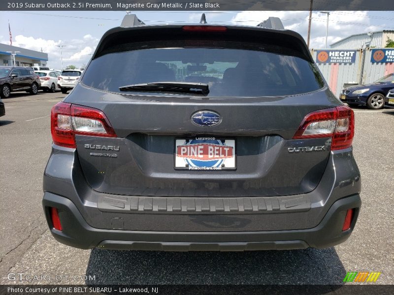 Magnetite Gray Metallic / Slate Black 2019 Subaru Outback 2.5i Premium