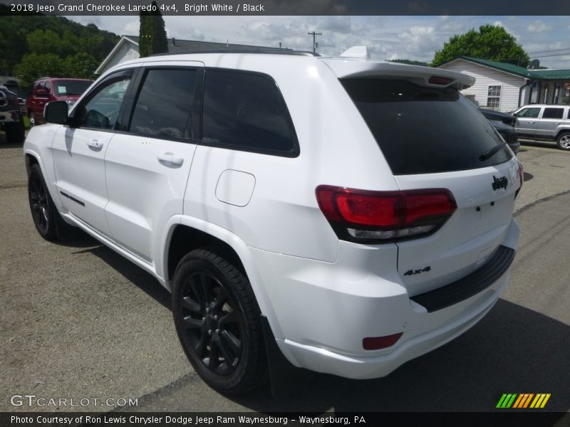 Bright White / Black 2018 Jeep Grand Cherokee Laredo 4x4