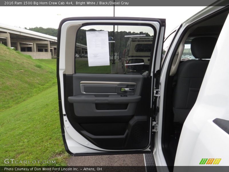 Bright White / Black/Diesel Gray 2016 Ram 1500 Big Horn Crew Cab 4x4