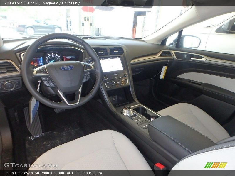 Magnetic / Light Putty 2019 Ford Fusion SE