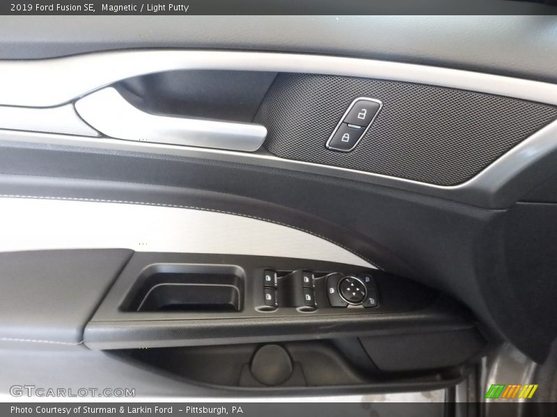 Magnetic / Light Putty 2019 Ford Fusion SE