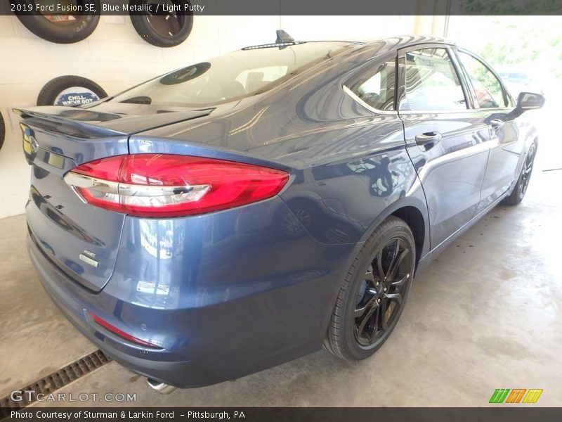 Blue Metallic / Light Putty 2019 Ford Fusion SE