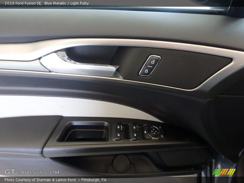 Blue Metallic / Light Putty 2019 Ford Fusion SE