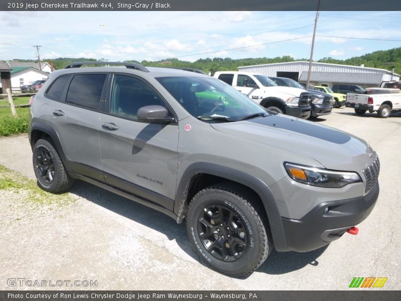 Sting-Gray / Black 2019 Jeep Cherokee Trailhawk 4x4