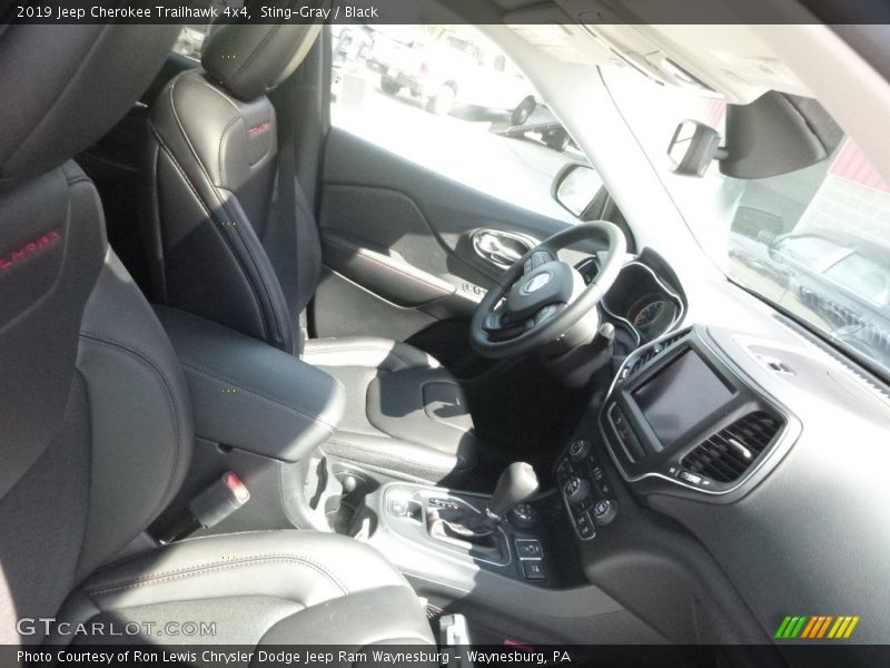 Sting-Gray / Black 2019 Jeep Cherokee Trailhawk 4x4