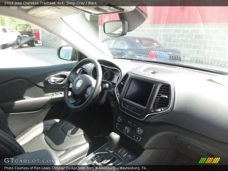 Sting-Gray / Black 2019 Jeep Cherokee Trailhawk 4x4