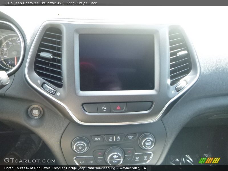 Sting-Gray / Black 2019 Jeep Cherokee Trailhawk 4x4