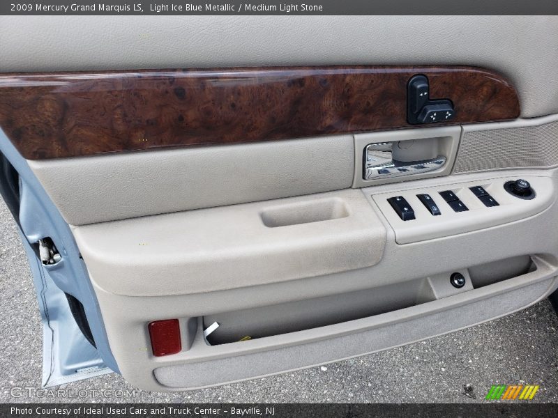 Light Ice Blue Metallic / Medium Light Stone 2009 Mercury Grand Marquis LS